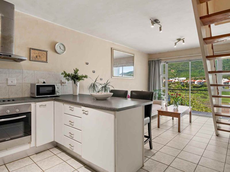 Coastal Living Meets Ultimate Convenience - Photo 3