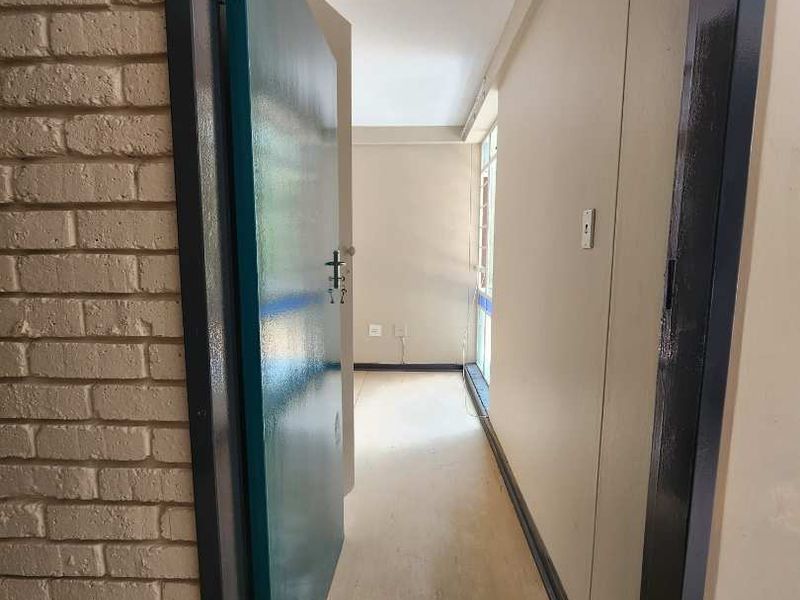 Affordable Single Room Available – 40 Troye Street, Sunnyside. - Photo 8