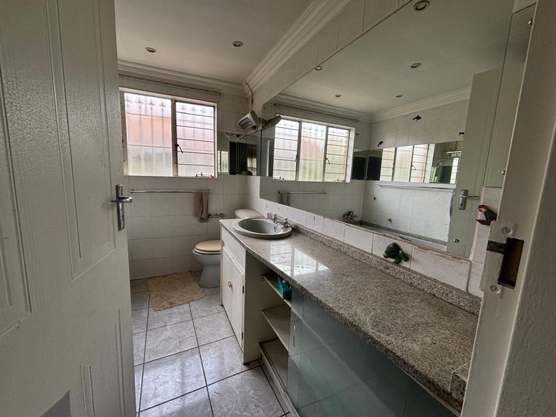 2 Bedroom 1 Bathroom Townhouse For sale in Mayfield Park - Photo 7