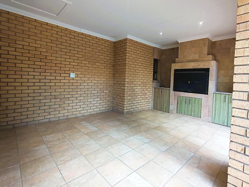 Elegant Double-Storey Townhouse with Space, Style and Sustainability - Photo 8