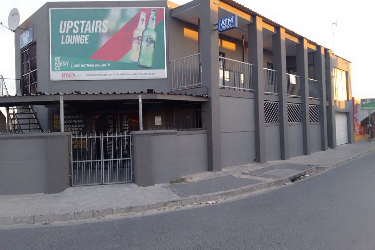 Investment Opportunity – Fully Equipped Tavern for Sale in Mfuleni | R1,350,000 - Photo 2
