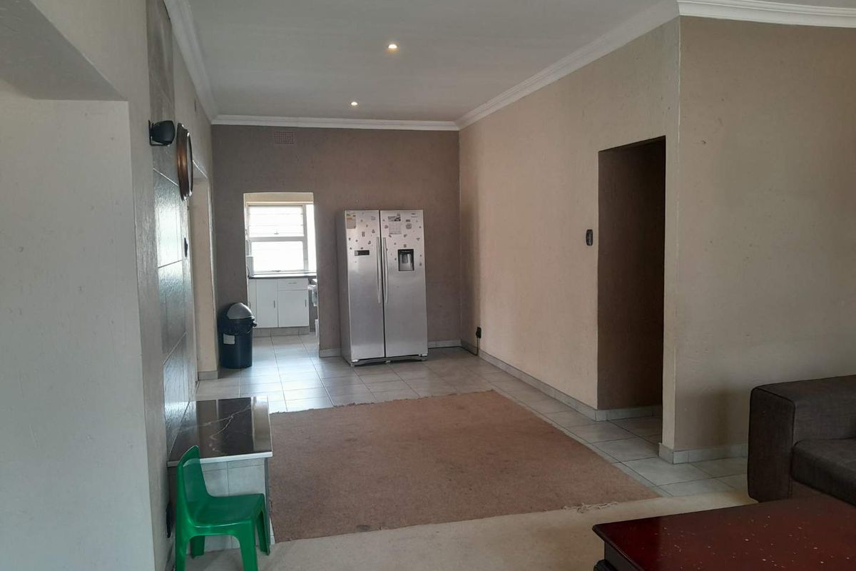The Hill 3 Bedroom Family Home - Photo 3