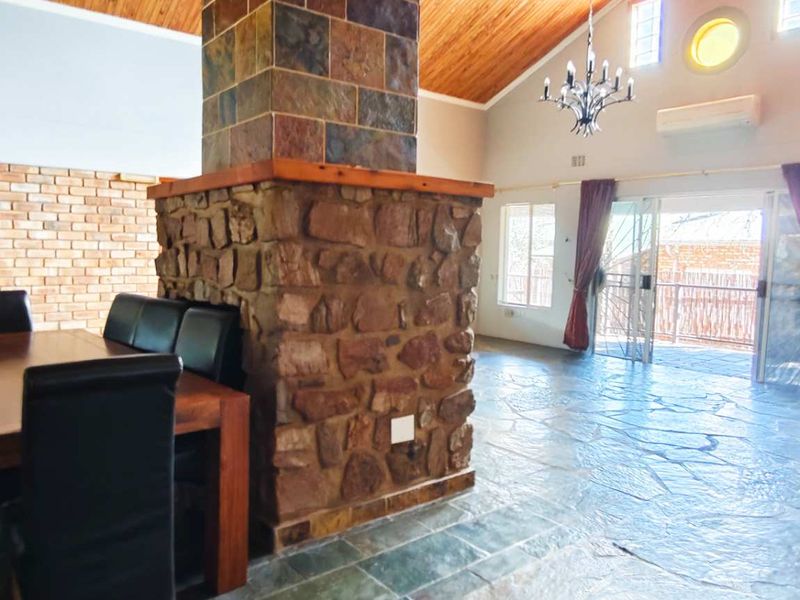 Immaculate Gem: Comfort, Style, and Functionality! - Photo 9