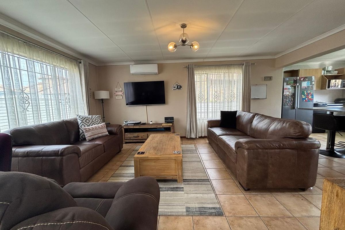 2 Bedroom Cluster for sale in Kibler Park - Photo 5