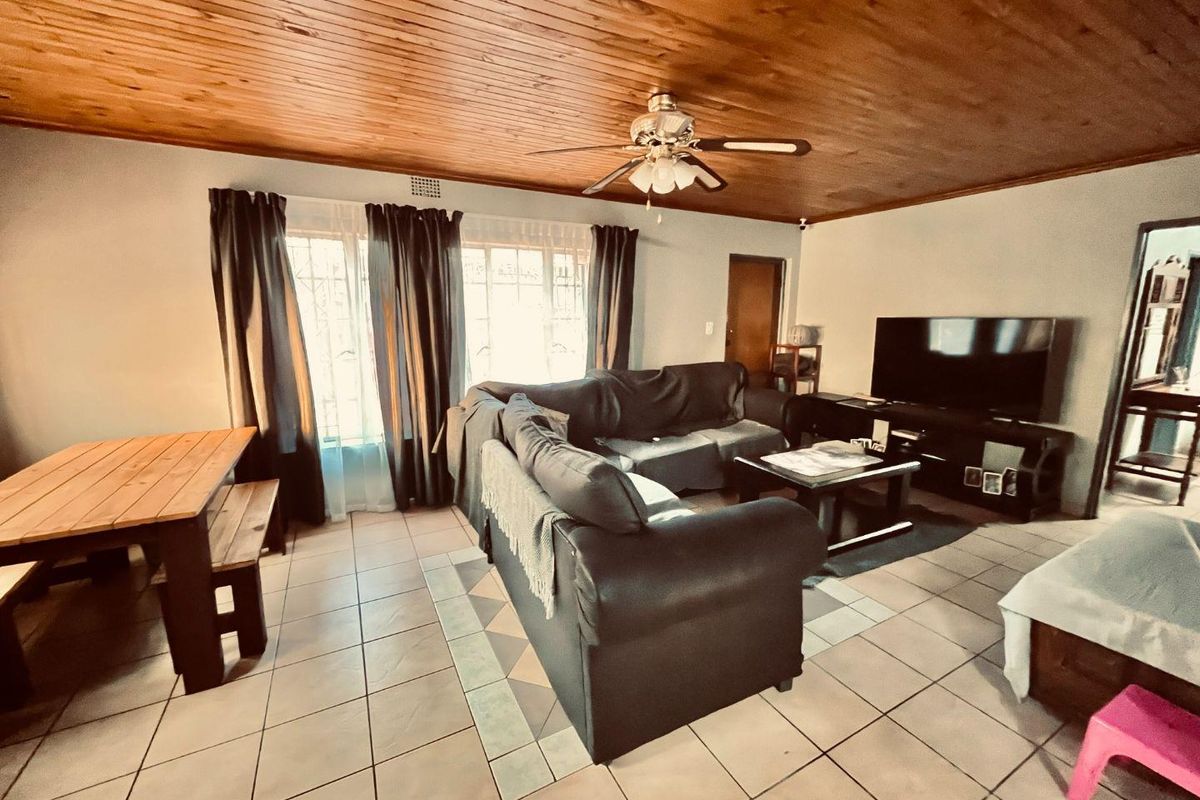 Spacious 4-Bedroom Home Near Top Schools & Malls! - Photo 3