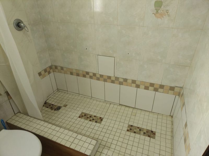 3 Bedroom House with 2 Floors and Extention Plan . - Photo 10