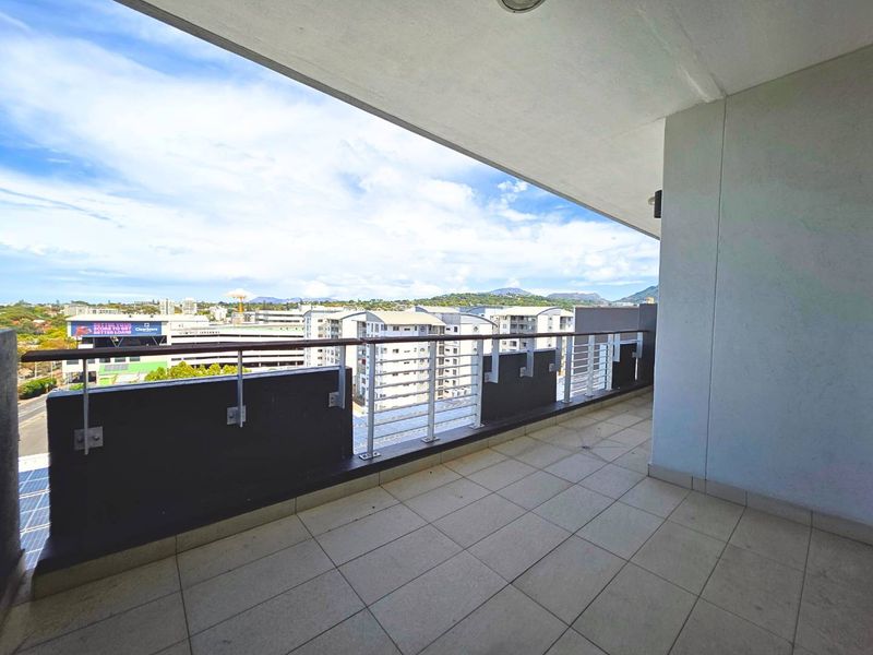 Modern 2-Bedroom Apartment with Stunning Views at Montclare Place - Photo 2