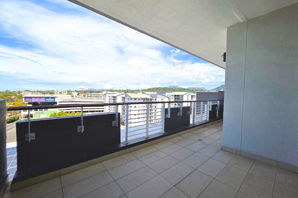 Modern 2-Bedroom Apartment with Stunning Views at Montclare Place - Photo 2