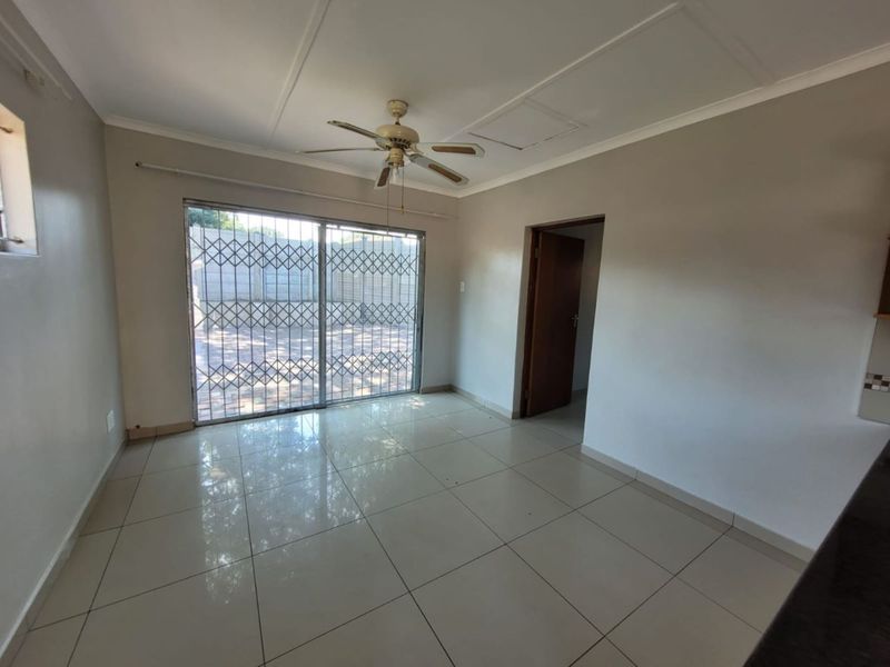 Cozy 1-Bedroom Rental in Veld En Vlei, Richards Bay - Small Dogs are welcome ! - Photo 4