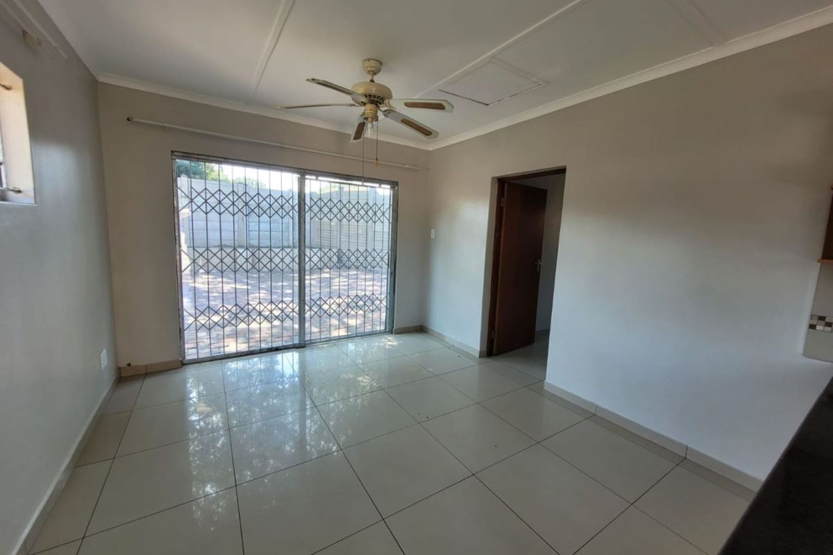 Cozy 1-Bedroom Rental in Veld En Vlei, Richards Bay - Small Dogs are welcome ! - Photo 4