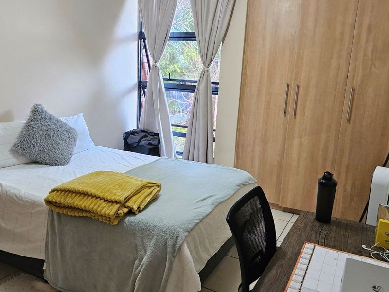 3 bedroom Apartment in Morningside - Photo 9