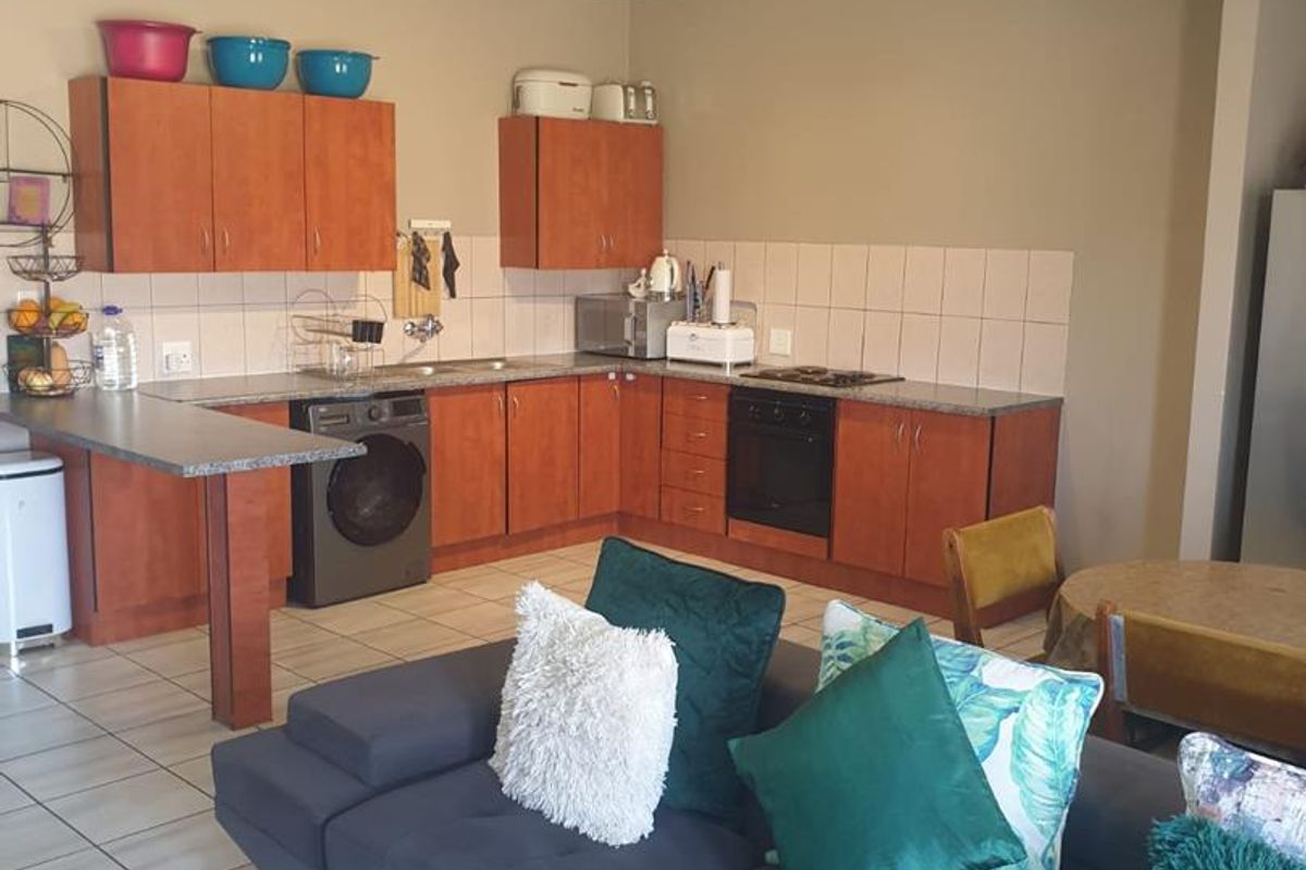 Two-Bedroom First Floor Apartment for Sale in Oaklane Mews, Brakpan - Photo 5