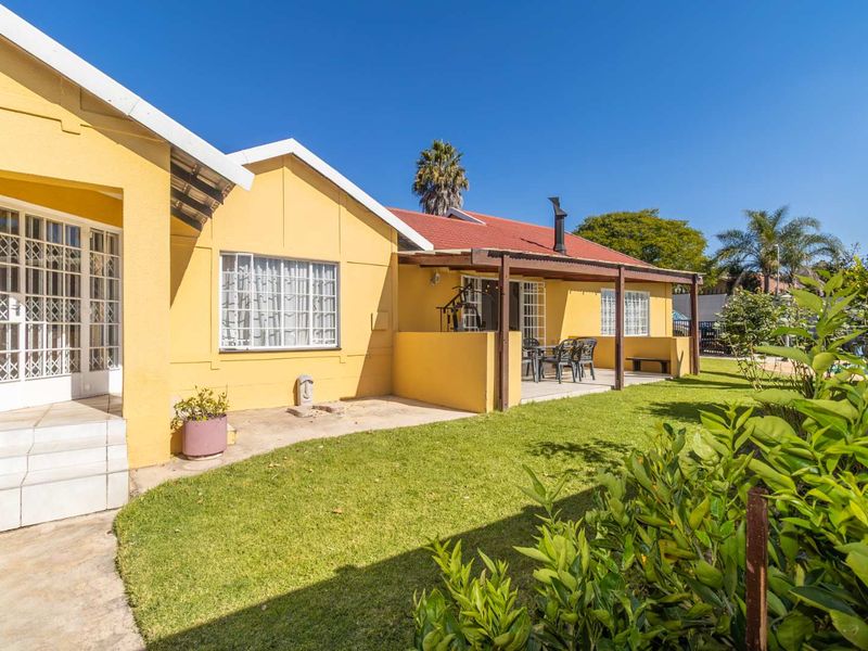 Bromhof Family Haven – Spacious, Stylish, and Smartly Designed for Modern Living - Photo 2