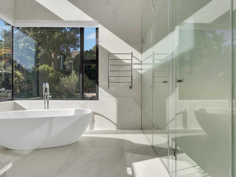 Top of the range finishes, premier address - Photo 10