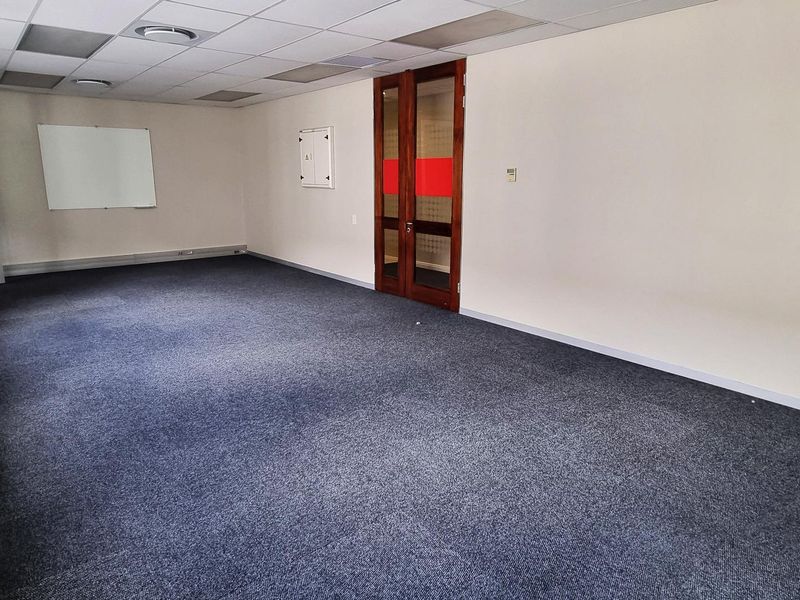 Small Office in AAA-Grade Building - Photo 2