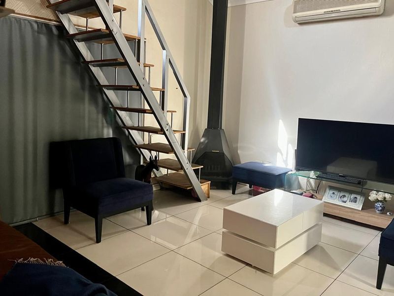 HEUWELSIG SECURITY ESTATE - 3 BEDROOM FREE STANDING TOWNHOUSE - Photo 8