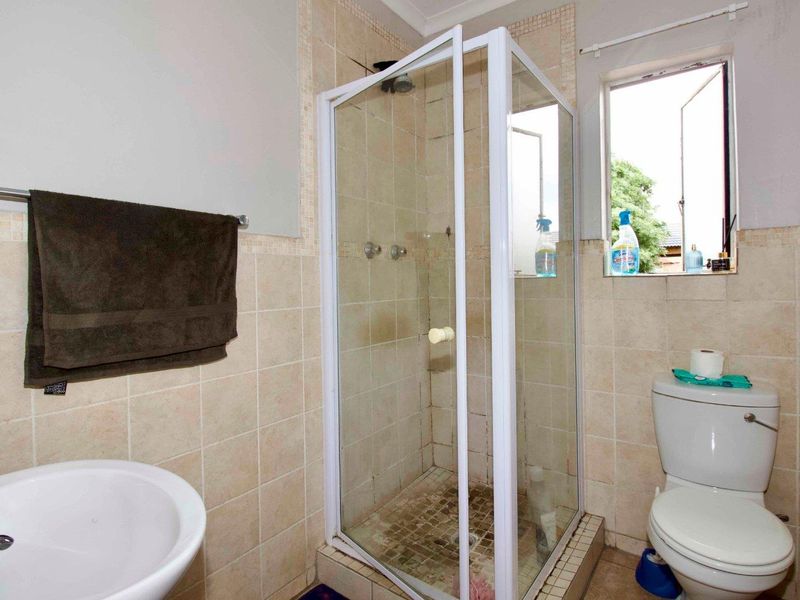 Spacious 2Bedroom 2 Bathroom apartment - Photo 8