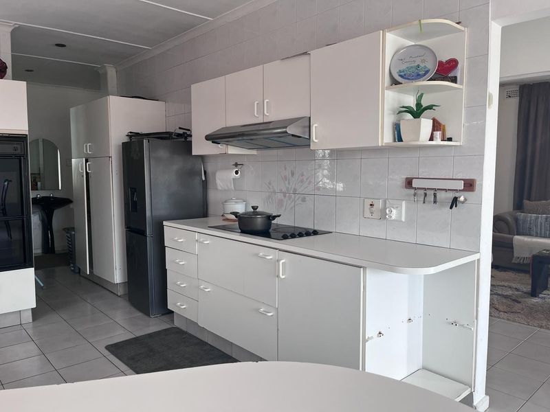 Your Charming, Pet-Friendly Retreat - Photo 6