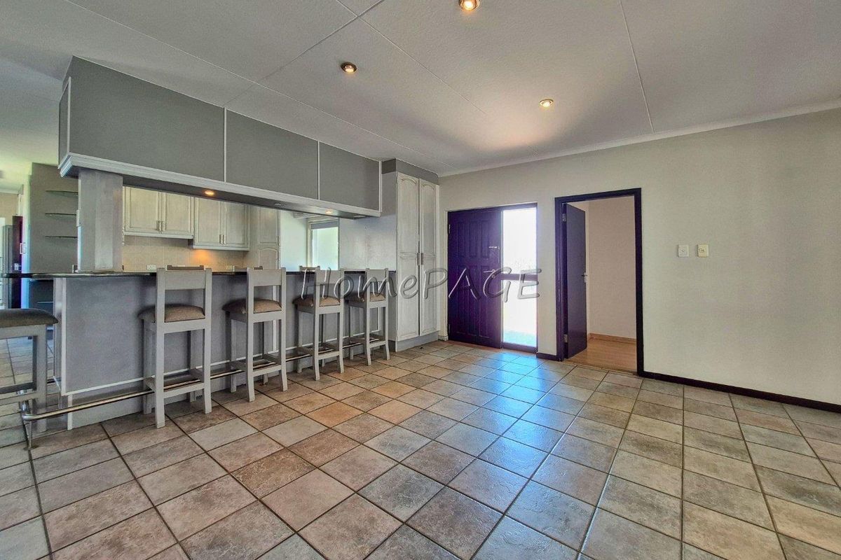 Central, Walvis Bay:  SPACIOUS HOME WITH TWO FLATS is for Sale - Photo 4