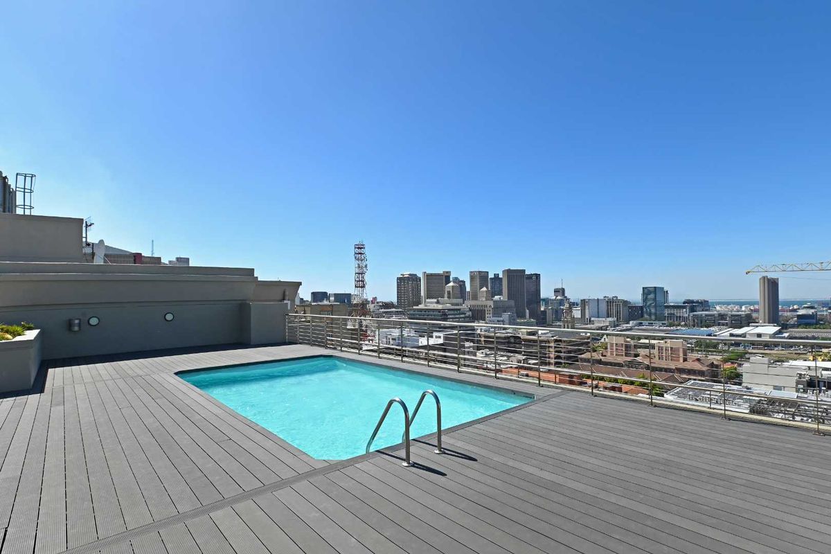 Studio Apartment in the Heart of Cape Town CBD - Photo 2