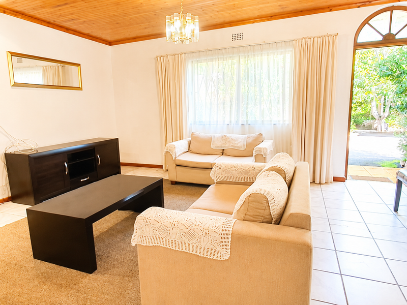 Furnished 3 x Bedroom House Constantia for Rent - Occupation Immediate - Photo 6