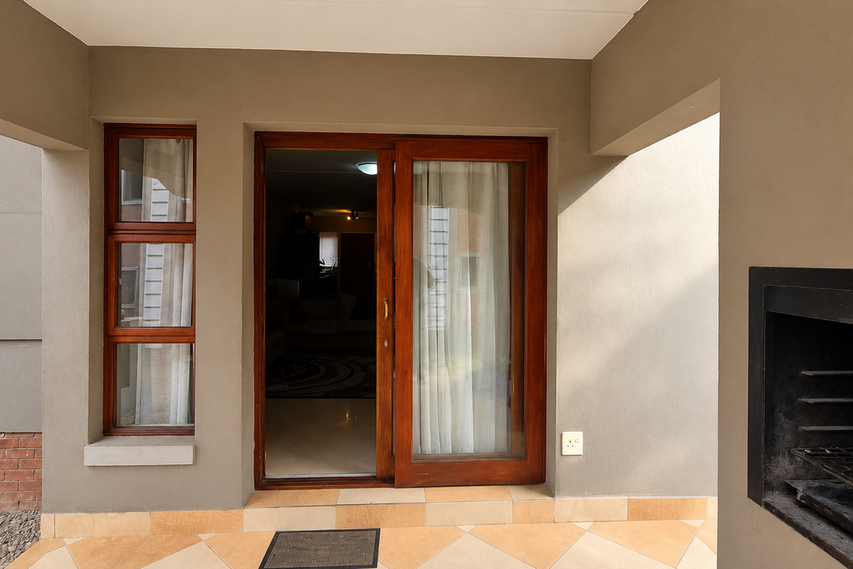 Fibre-Ready 2-Bedroom Apartment with Pool Access in Little Falls - Photo 2
