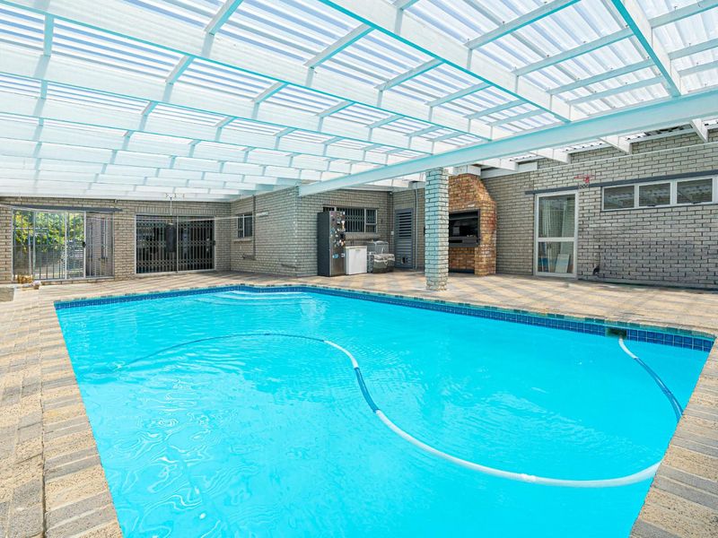 A Prestigious Rondebosch East Gem – Contemporary Elegance on a 620sqm Erf - Photo 8