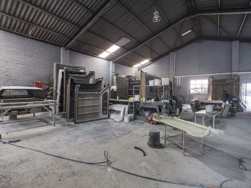 Prime Industrial Facility To Let in Montague Gardens - Photo 8