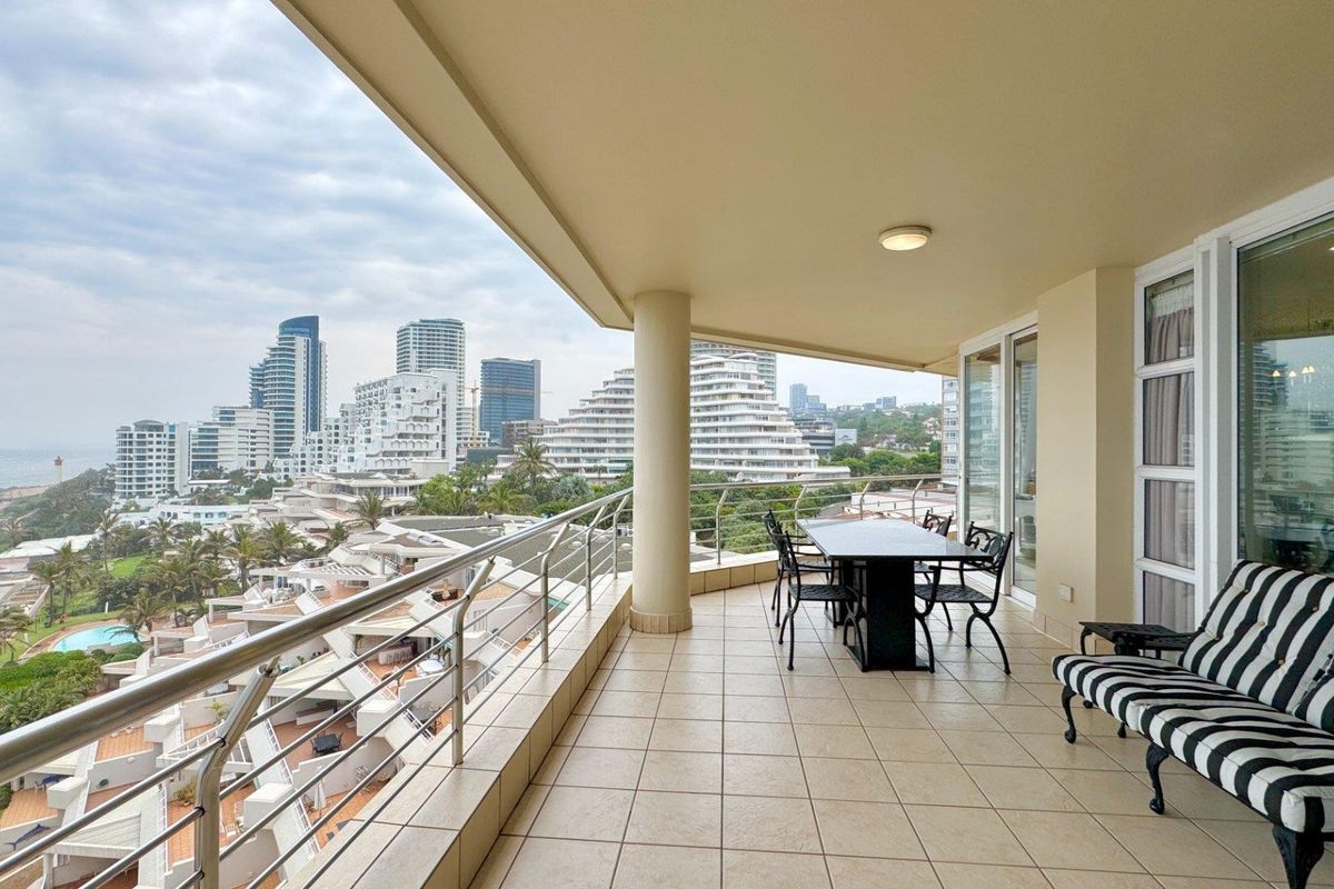 Exclusive Coastal Luxury - Photo 3