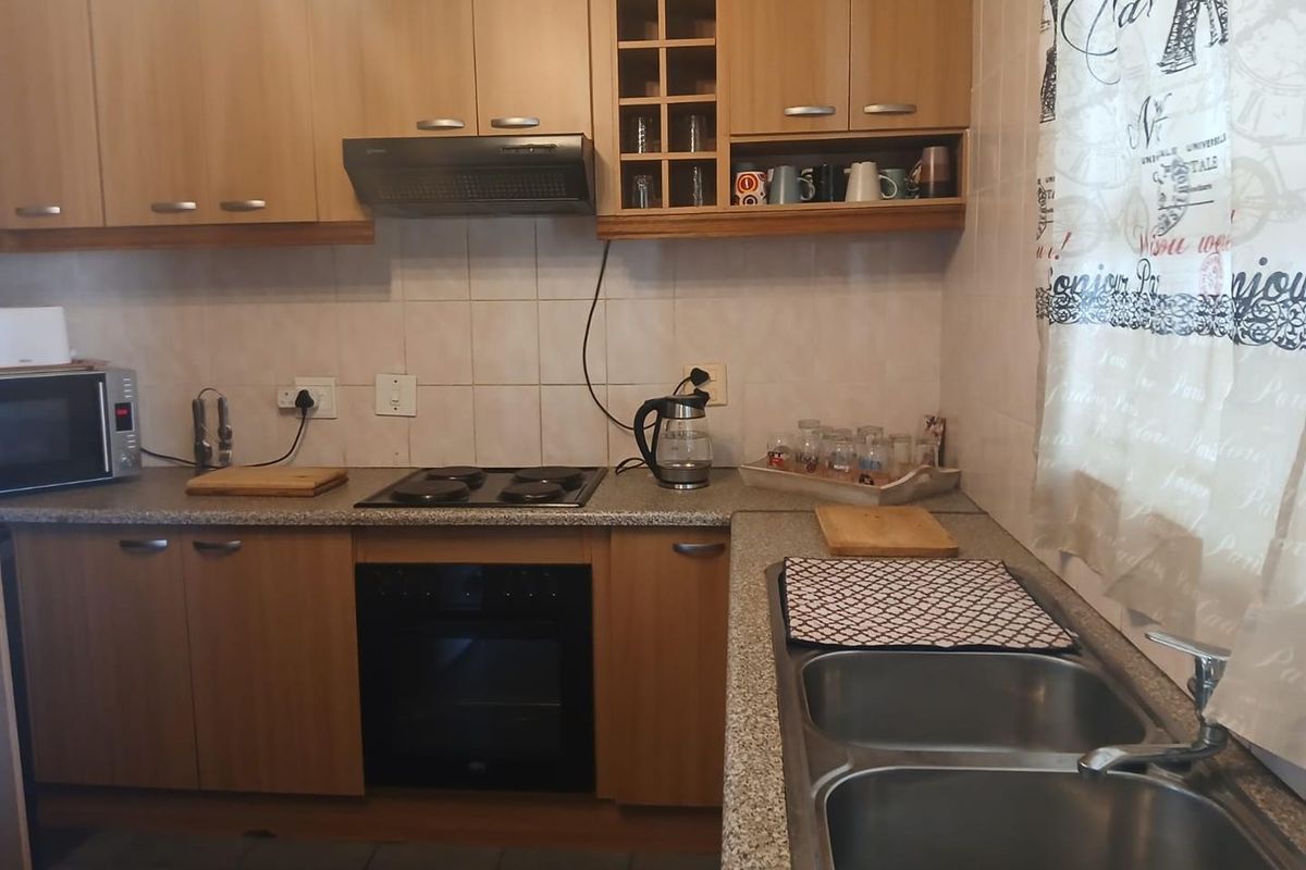 Charming Modern 3-Bedroom Home in Northpine | R1,720,000 - Photo 4