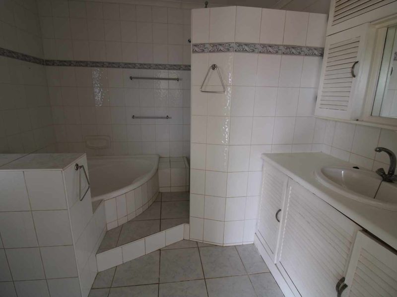Spacious Open Living Family Home Close to High School - Photo 9