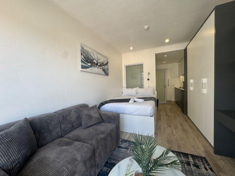 Stylish Studio with Breathtaking Views & Unbeatable Location - Photo 3