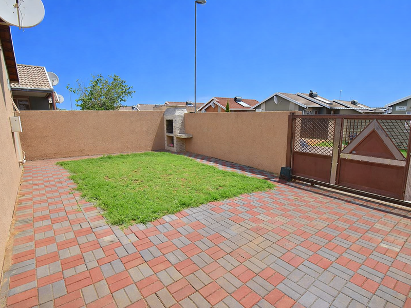 Secure Living - Photo 3