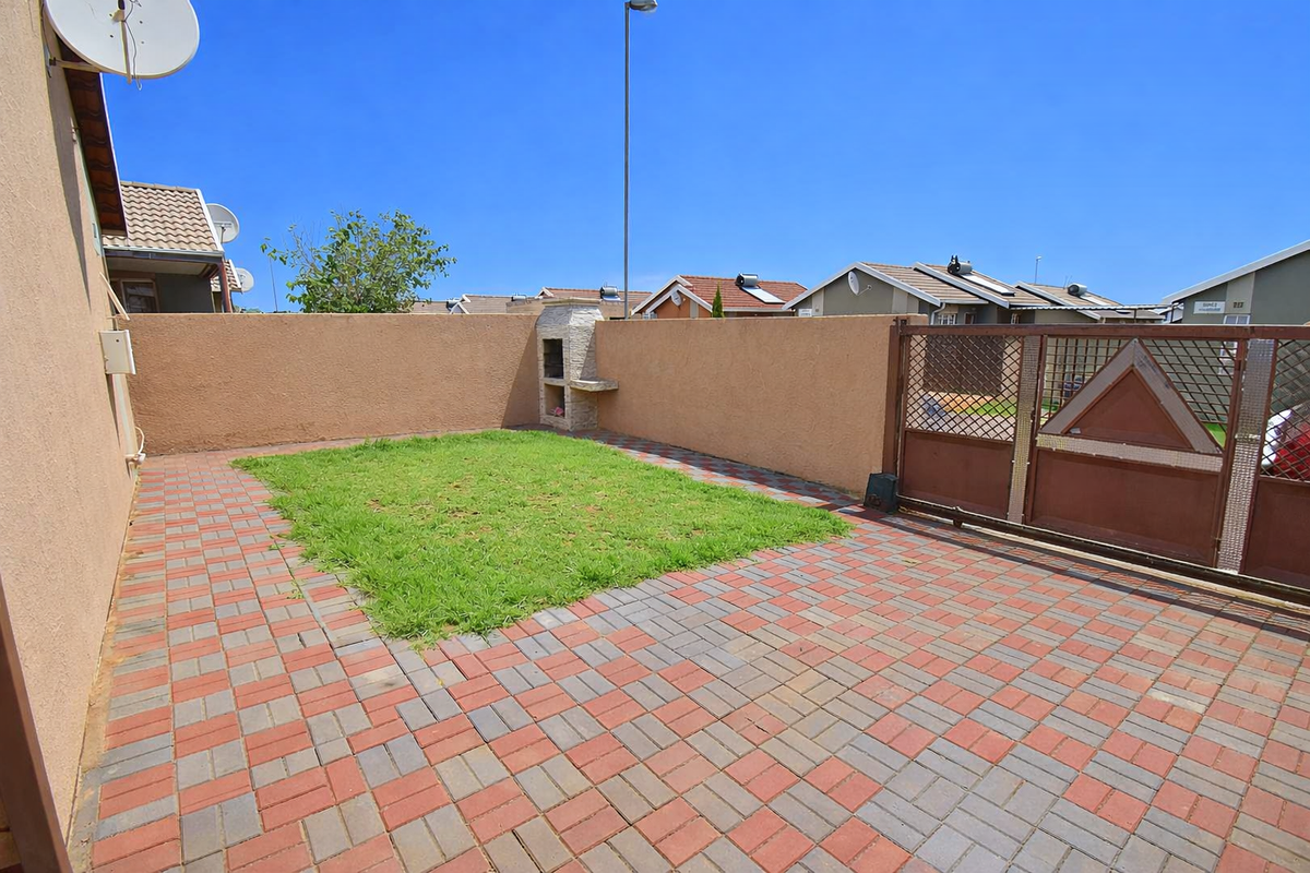 Secure Living - Photo 3