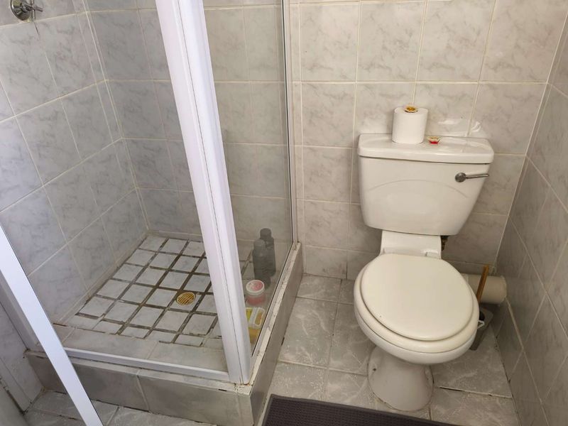 Stylish 2-bedroom townhouse to rent in Carmen Villas - Photo 10
