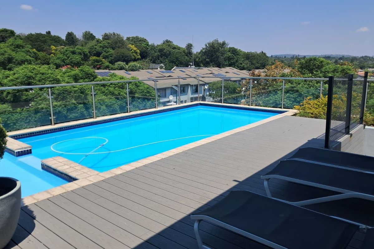 Sky-High Sunshine & Braai: Ferndale’s Fun-Loving Loft! - Photo 3