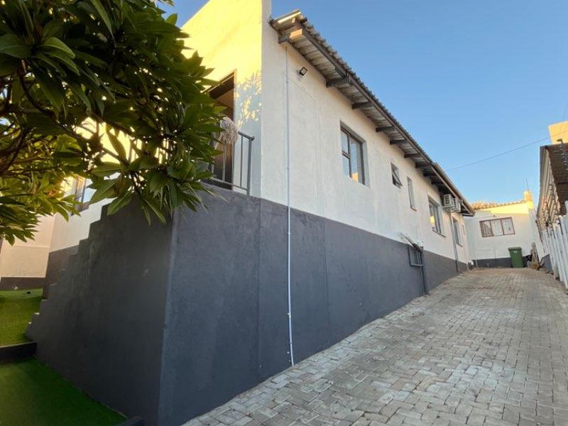 Guest house for sale🏡 🏡 Dorado Park 📍 💰 Selling Price: N$3.2 Million cost exclusive 💥 erf size 392 square meters  (Includes all furniture and fittings) Pro - Photo 3