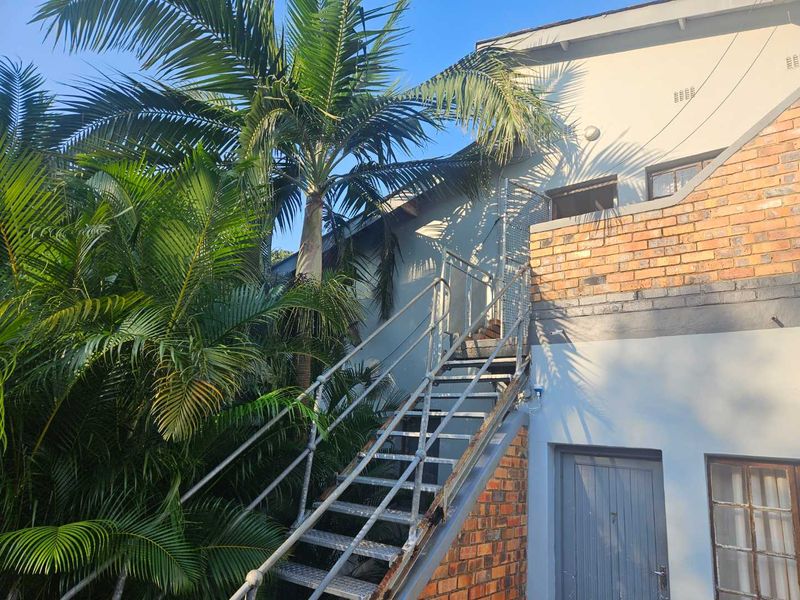 Stunning Top floor 2-Bedroom Apartment in the Heart of St Lucia Estuary – iSimangaliso Wetlands Park. - Photo 2