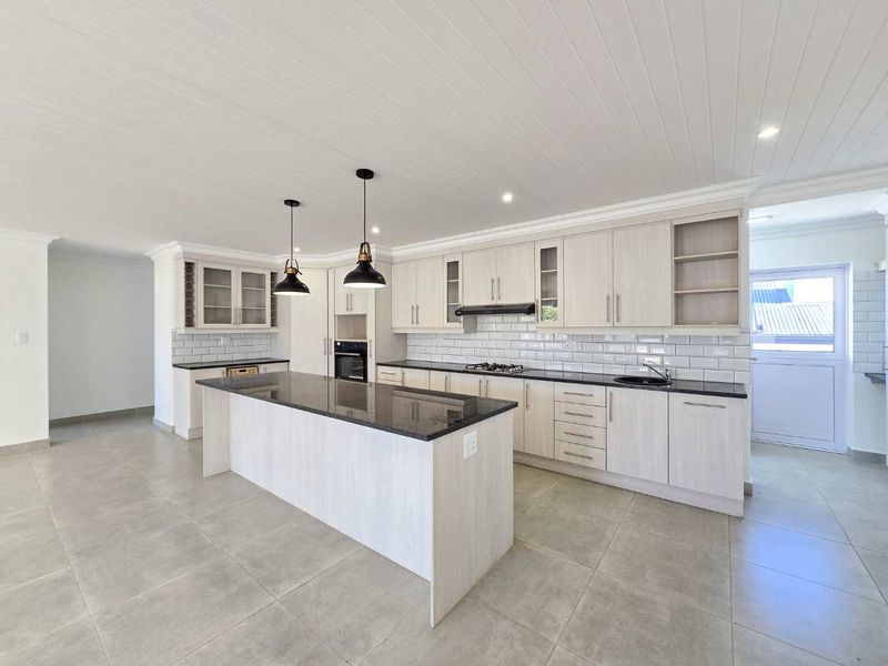 Newly built - Modern family home for sale in Stilbaai-Wes. - Photo 4