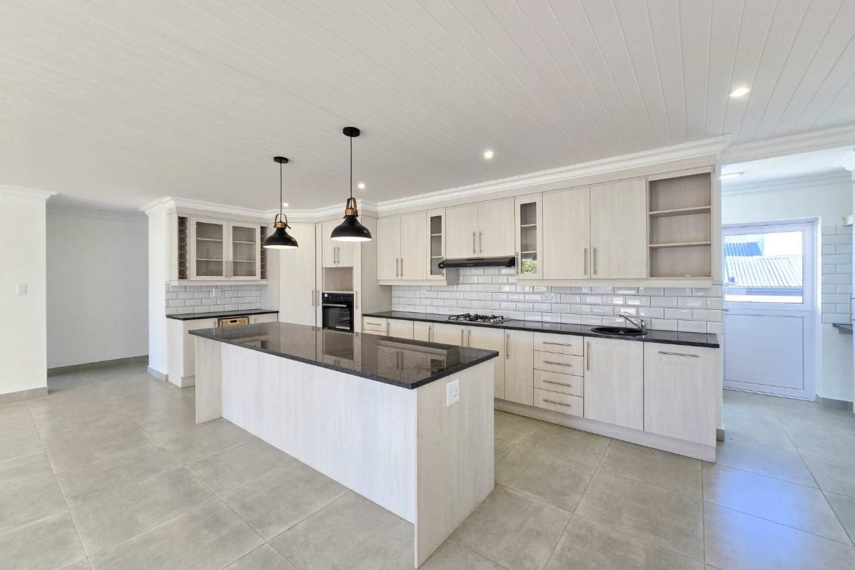 Newly built - Modern family home for sale in Stilbaai-Wes. - Photo 4