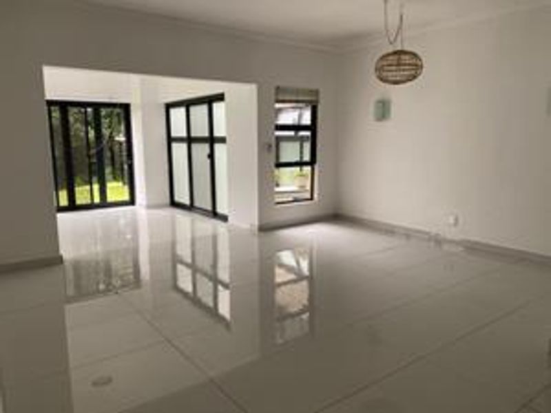 3 Bedroom Ground Floor Apartment For Sale in Palm Lakes Estate - Photo 5