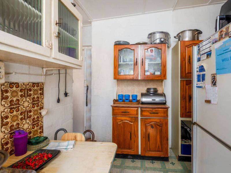 Charming 3-Bedroom Freestanding Home in Ocean View – Estate Late Sale for R850,000 - Photo 6