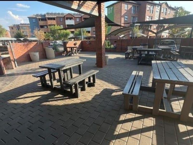 2 Bedroom Apartment in Montana Oxford Apartments - Photo 4