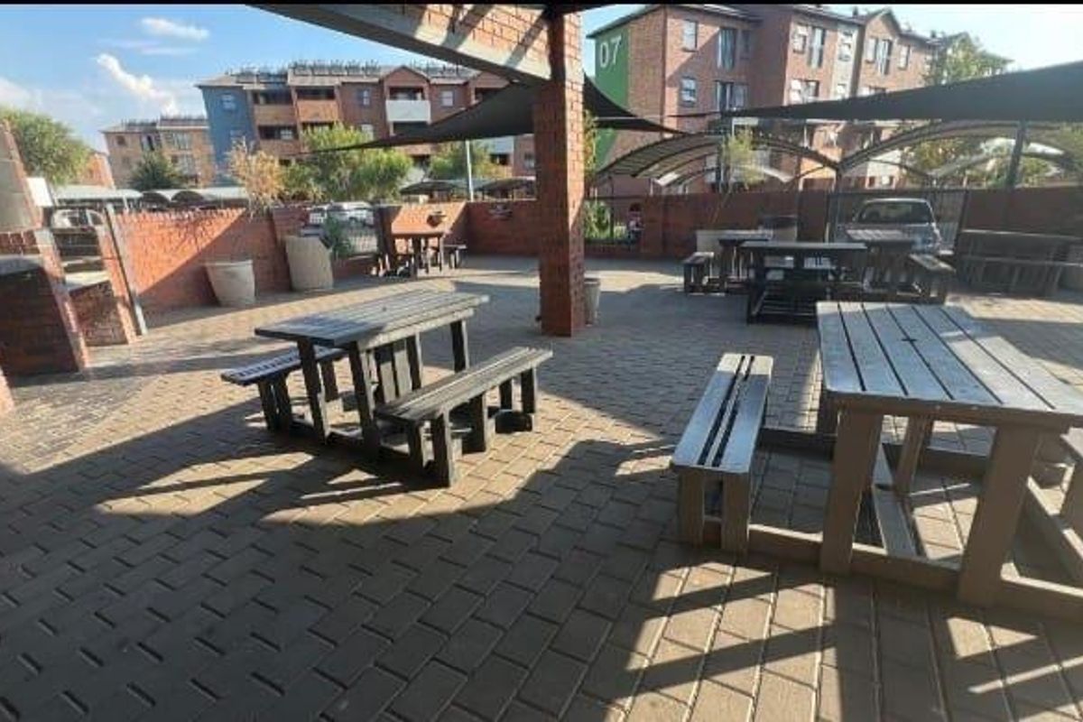 2 Bedroom Apartment in Montana Oxford Apartments - Photo 4