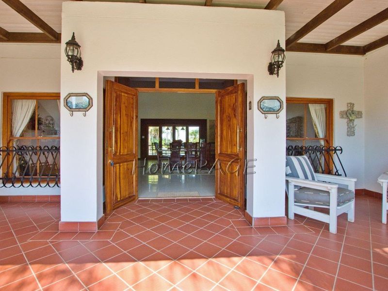 Otjiwarongo: Magnificent 4 Bedr Double Storey Villa for Sale - Photo 3