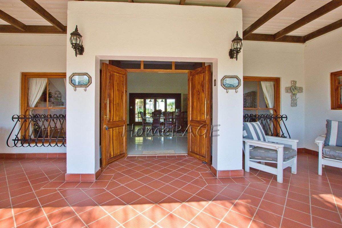 Otjiwarongo: Magnificent 4 Bedr Double Storey Villa for Sale - Photo 3