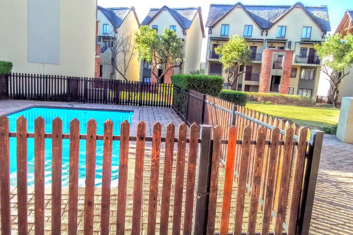 2-bedroom Apartment in a security complex - Photo 4