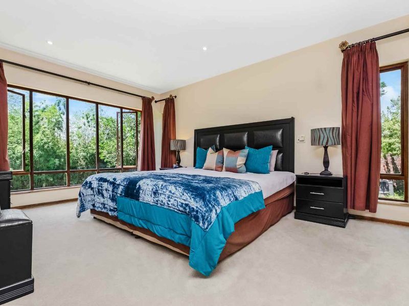 6 Bedroom Family Home For Sale In Bryanston - Photo 7