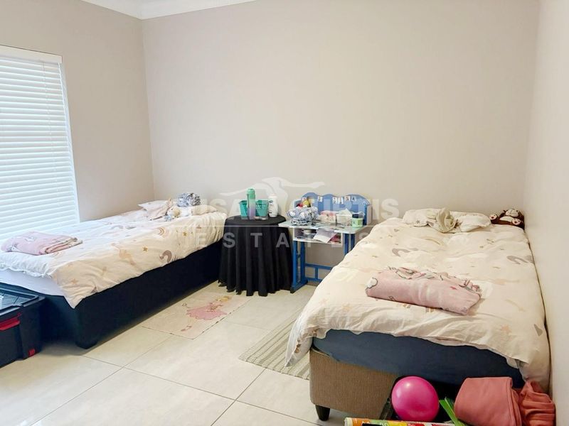 Family Home - Photo 10