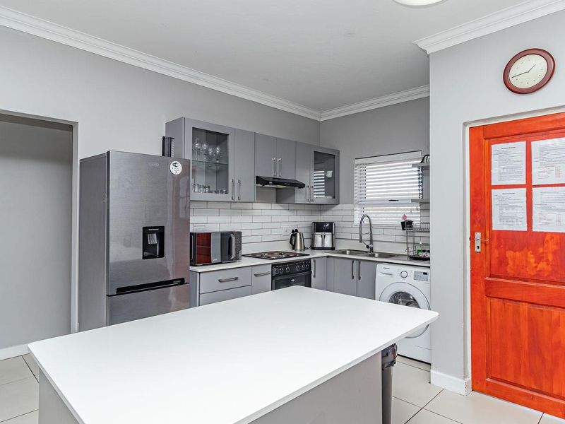 Luxury Seaside Living at Vista Bonita (ALL FURNITURE AND APPLIANCES INCLUDED) - Photo 10